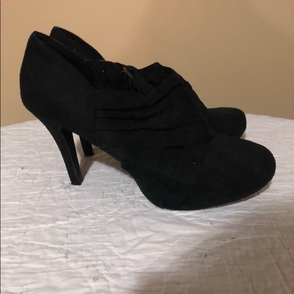Black hidden platform booties size 11 - Picture 2 of 4